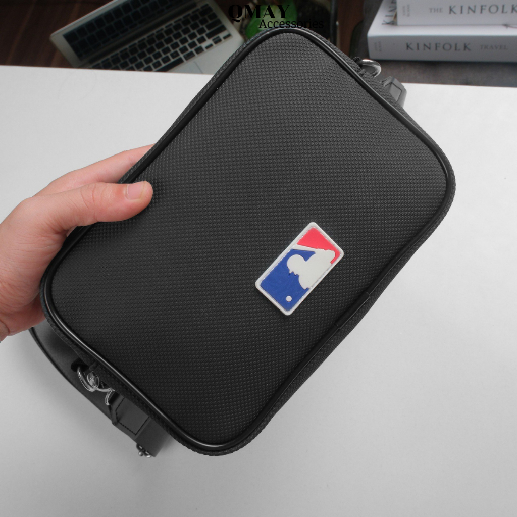 Túi Đeo Chéo MLB NY Thời Trang Nam Nữ Phiên Bản Logo TITAN Trend 2024 Chất Da Si Chống Nước Size 22cm x 14cm x 7cm