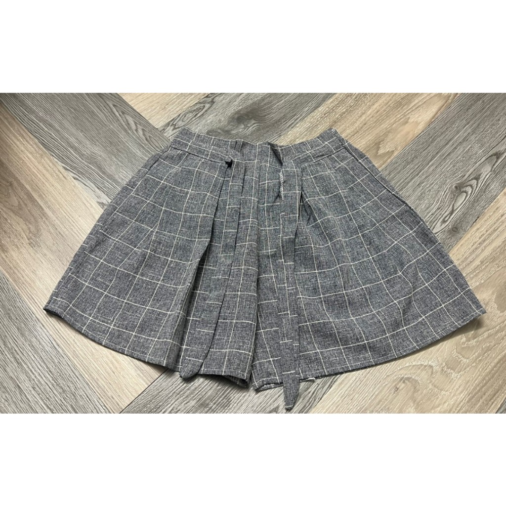 Chân váy, quần đồng giá 30k