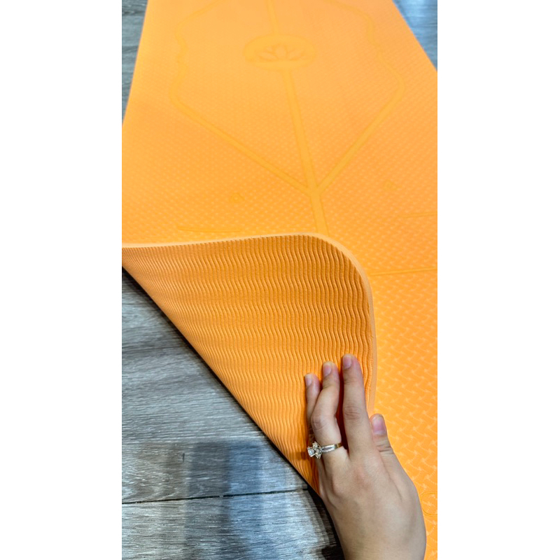 Thảm tập yoga TPE 1 lớp hàng loại 1 có định tuyến hãng Louis Yoga - Tặng kèm túi đựng thảm cao cấp