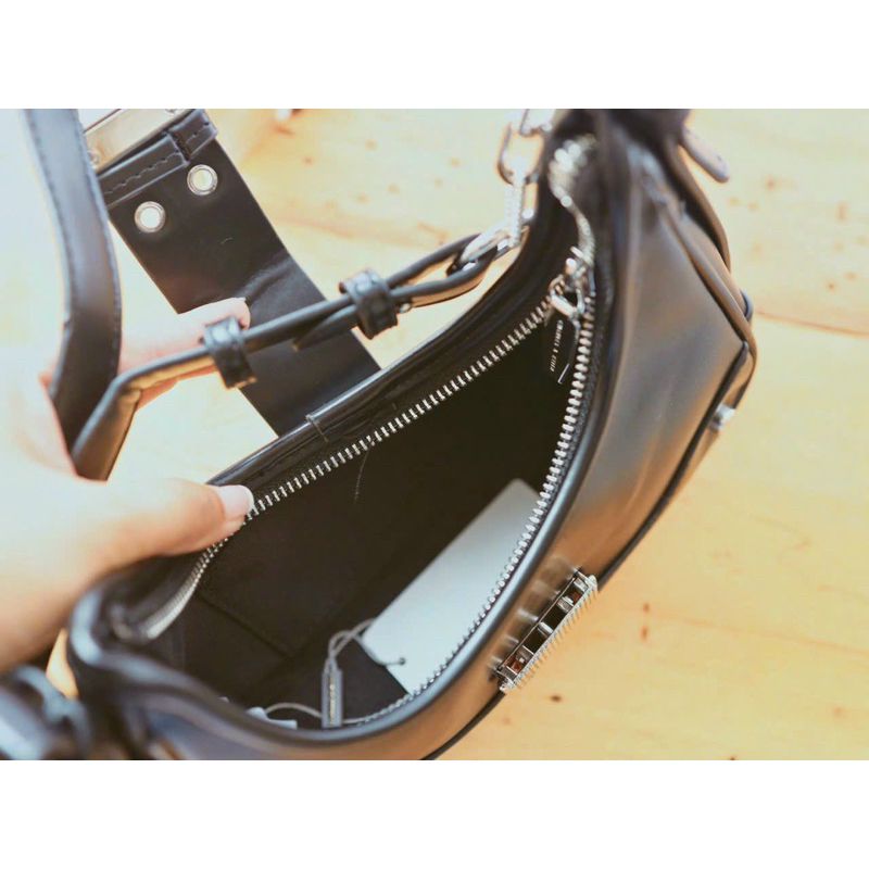 Túi charles keith hobo kẹp nách