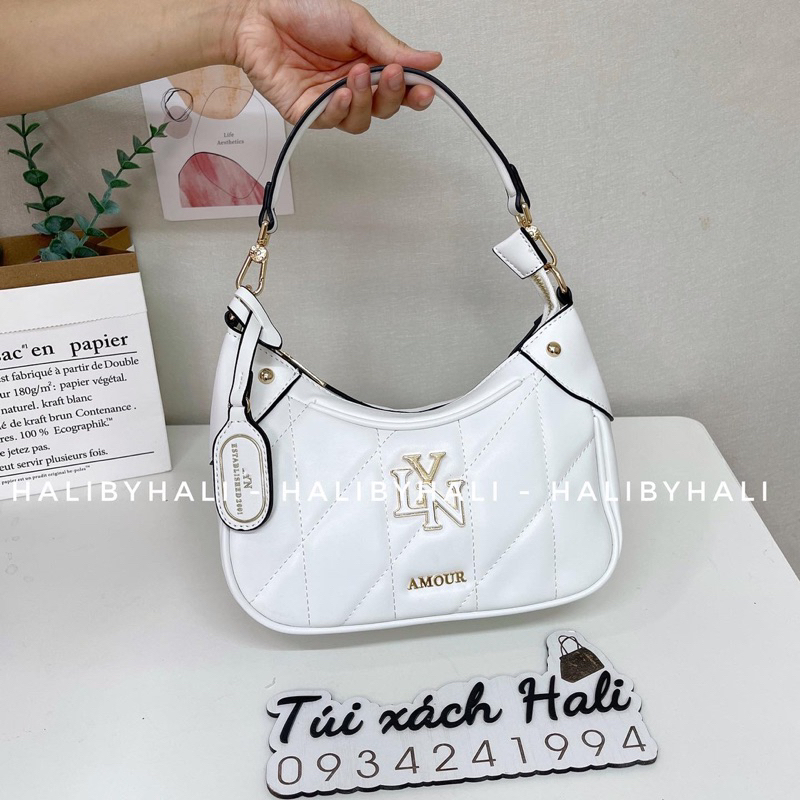 Túi lyn trám dáng bầu kèm quai xách và dây đeo chéo kiểu dáng lịch sự sang trọng hợp thời trang