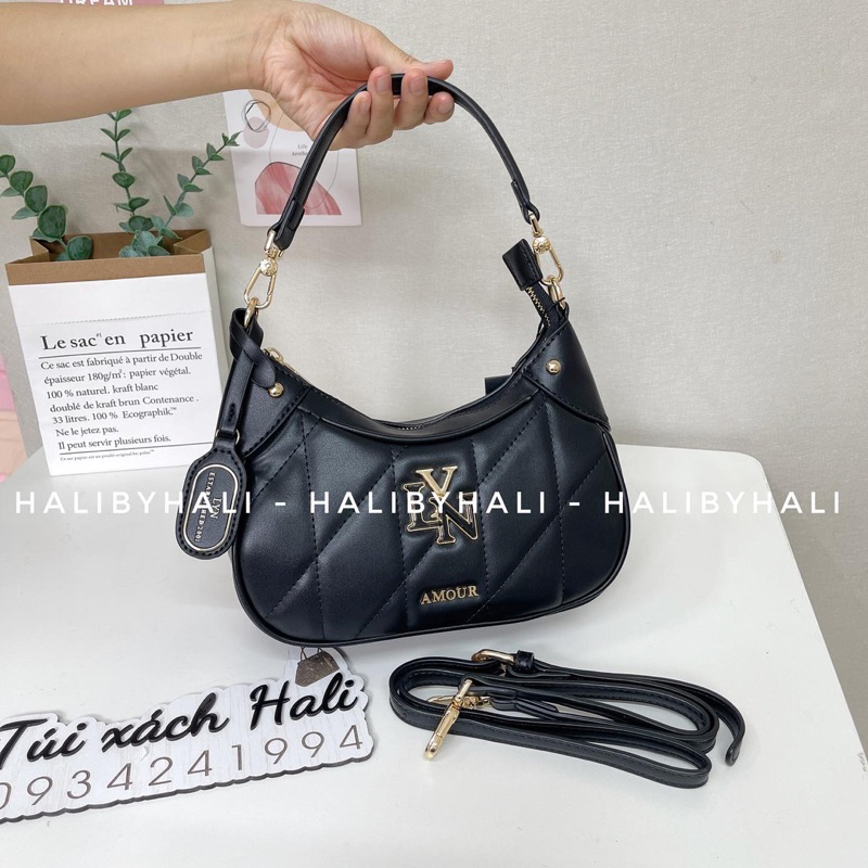 Túi lyn trám dáng bầu kèm quai xách và dây đeo chéo kiểu dáng lịch sự sang trọng hợp thời trang