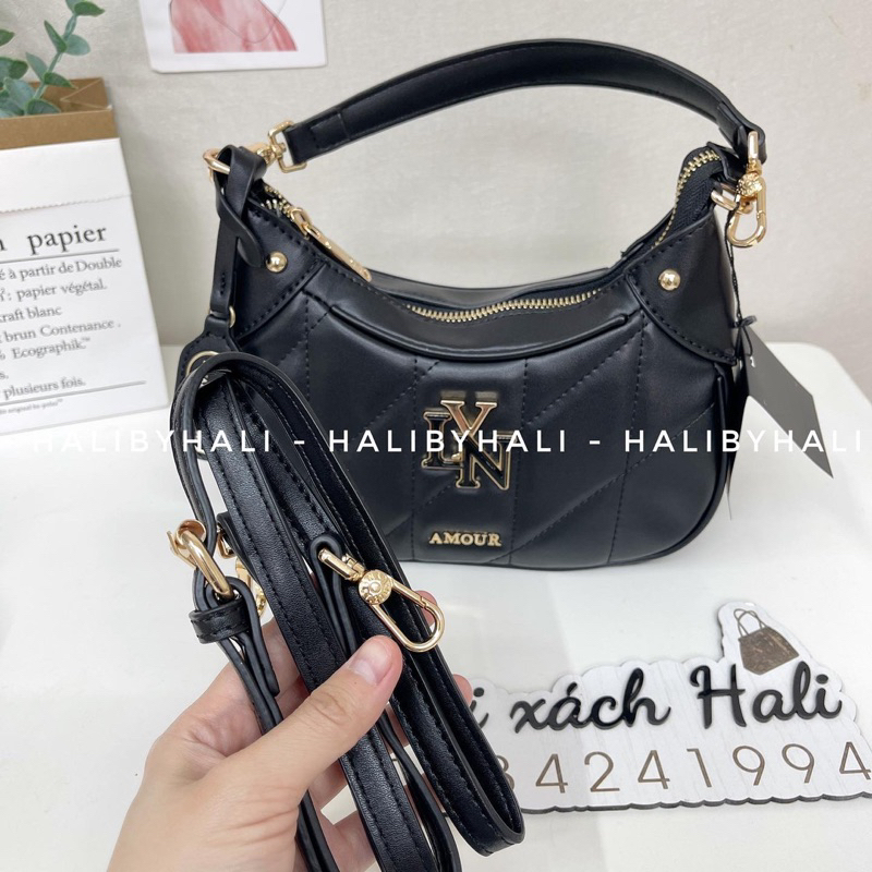 Túi lyn trám dáng bầu kèm quai xách và dây đeo chéo kiểu dáng lịch sự sang trọng hợp thời trang