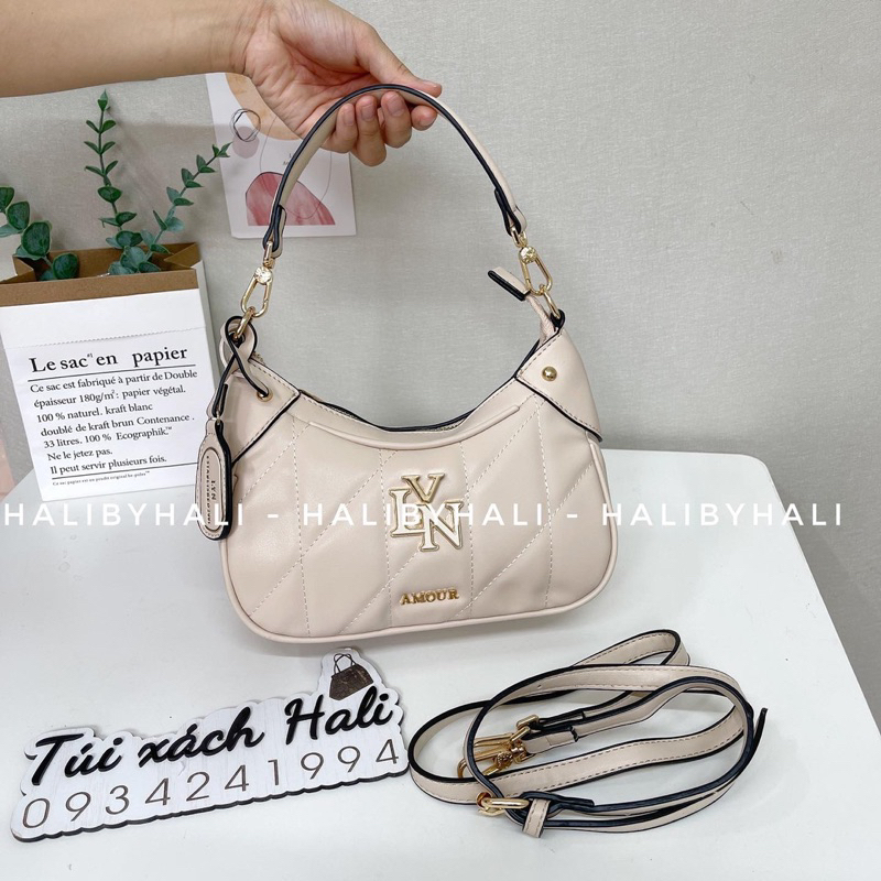 Túi lyn trám dáng bầu kèm quai xách và dây đeo chéo kiểu dáng lịch sự sang trọng hợp thời trang