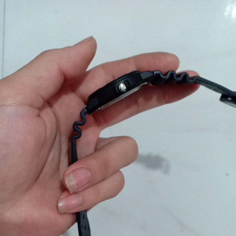 Đồng hồ si nhật nam dây nhựa hiệu CHAMPION SPORTS  độ mới 92%