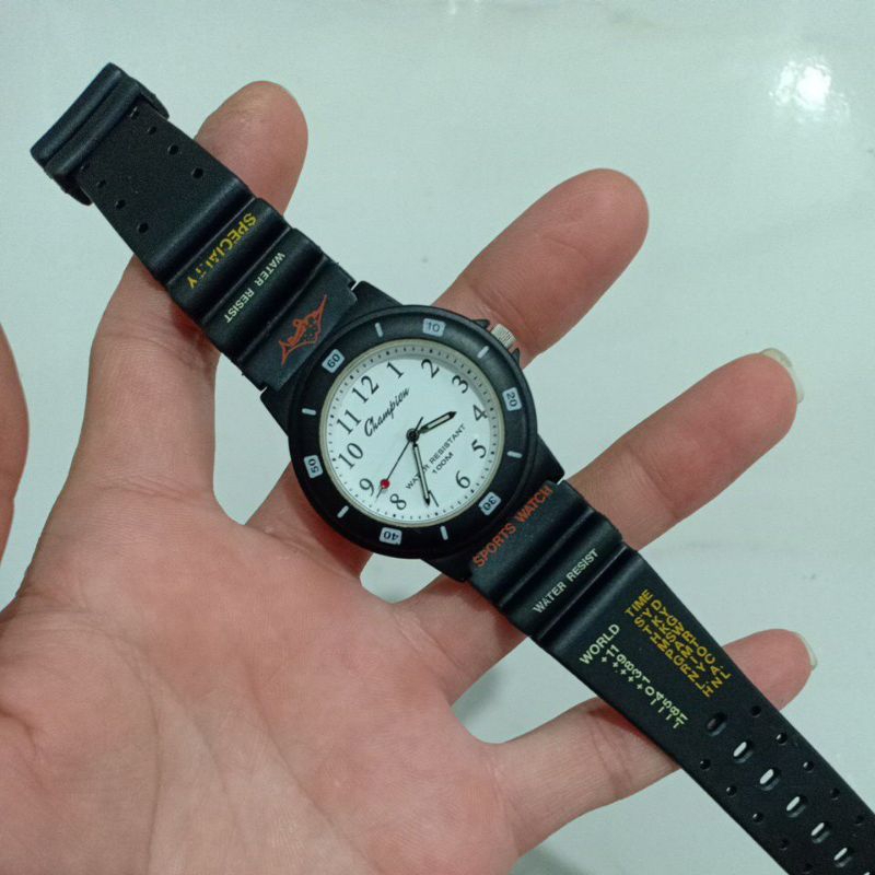 Đồng hồ si nhật nam dây nhựa hiệu CHAMPION SPORTS  độ mới 92%