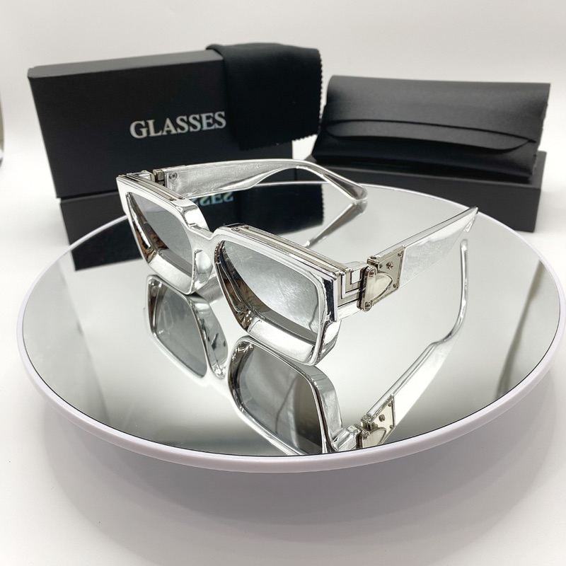 Kính L.V Version 2023