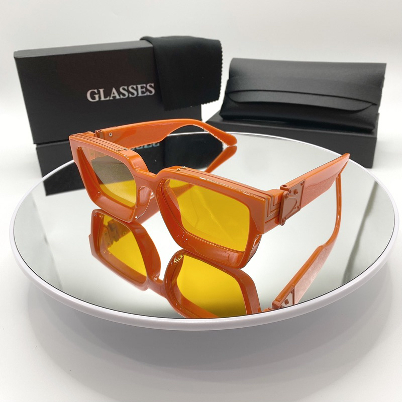 Kính L.V Version 2023