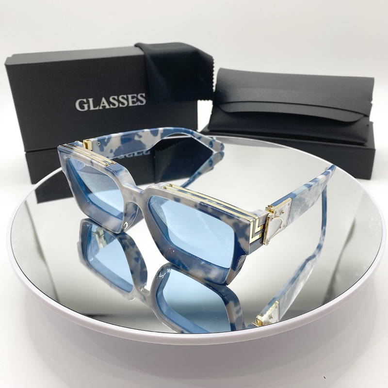 Kính L.V Version 2023