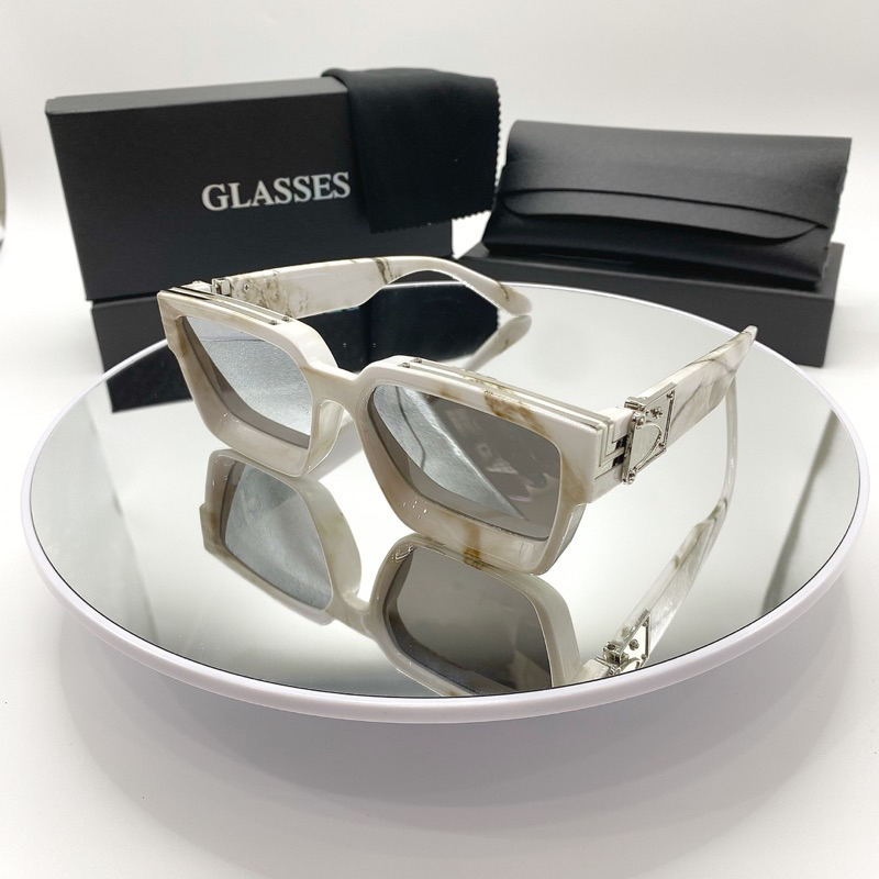 Kính L.V Version 2023