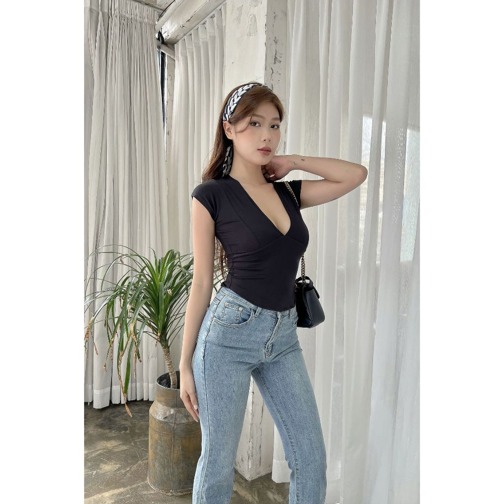 Áo thun nữ tay ngắn cổ V sexy vạt bầu thun lụa trơn co giãn tốt freesize - Feliza Clothing