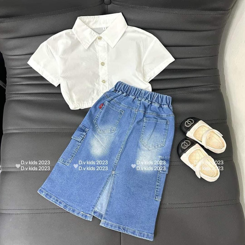 Sét chân váy jean dang dài bé nhí cồ
