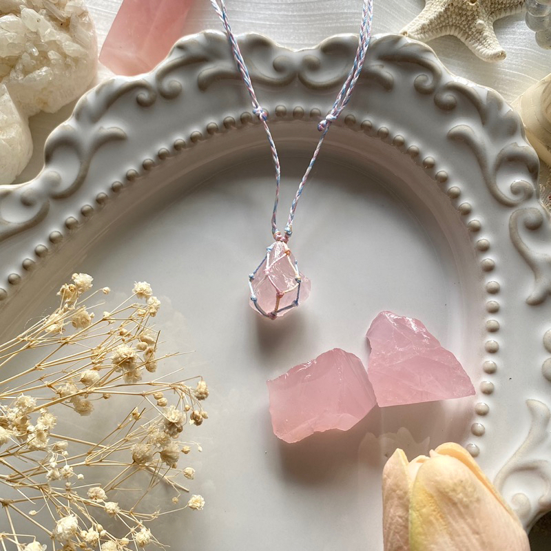 Vòng cổ Thạch Anh Hồng (Rose Quartz) - trở nên thu hút