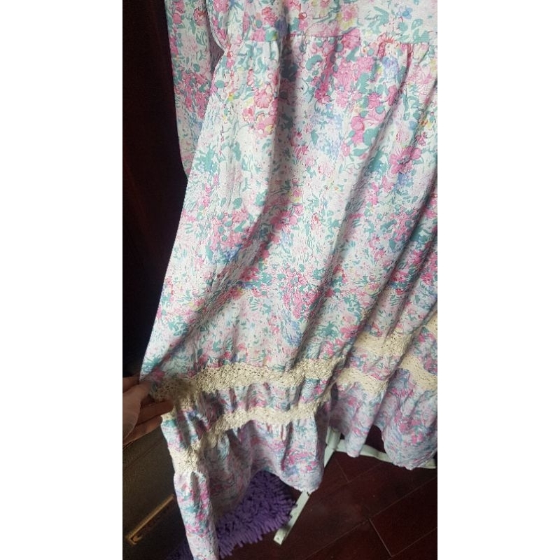 Đầm hoa nhí phối ren vintage