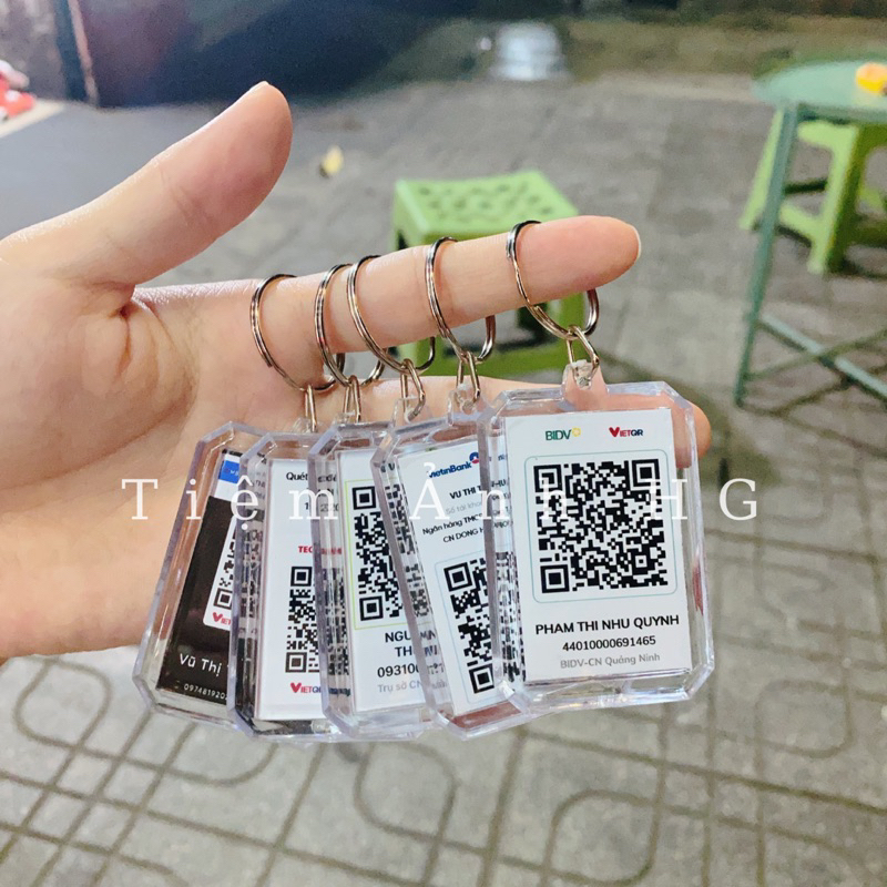 Móc chìa khoá in mã QR code tài khoản ngân hàng theo yêu cầu
