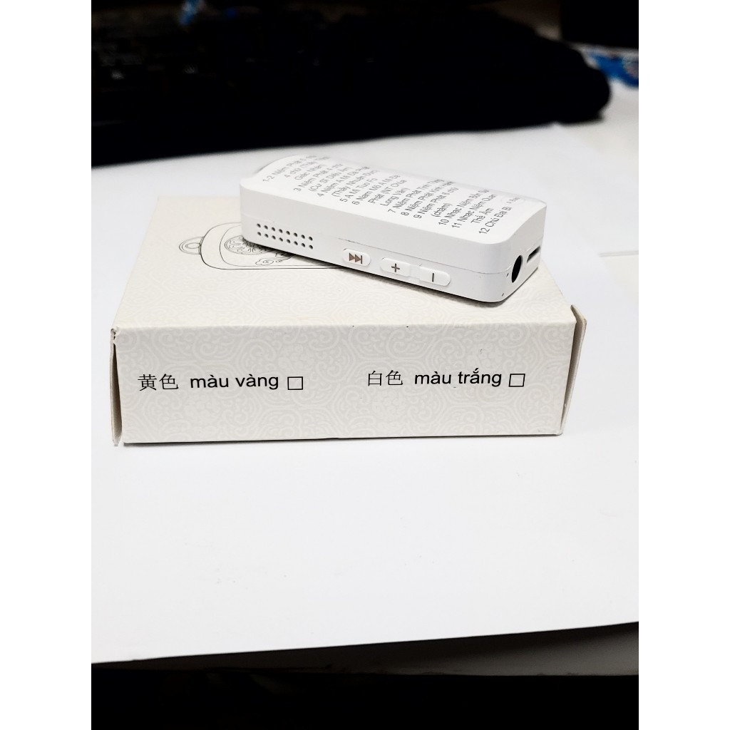 Máy niệm kinh Phật mini màu trắng có sẵn 12 bài tụng kinh