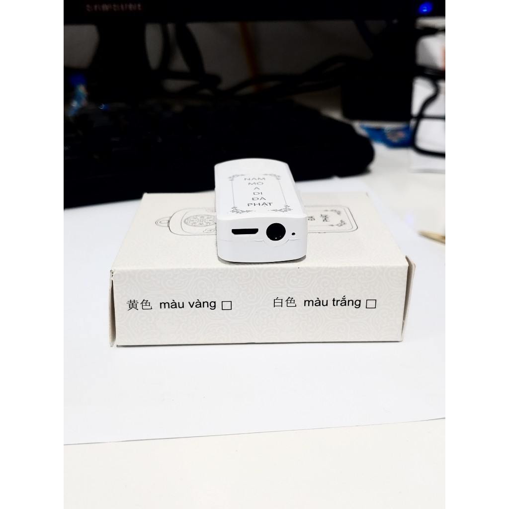 Máy niệm kinh Phật mini màu trắng có sẵn 12 bài tụng kinh
