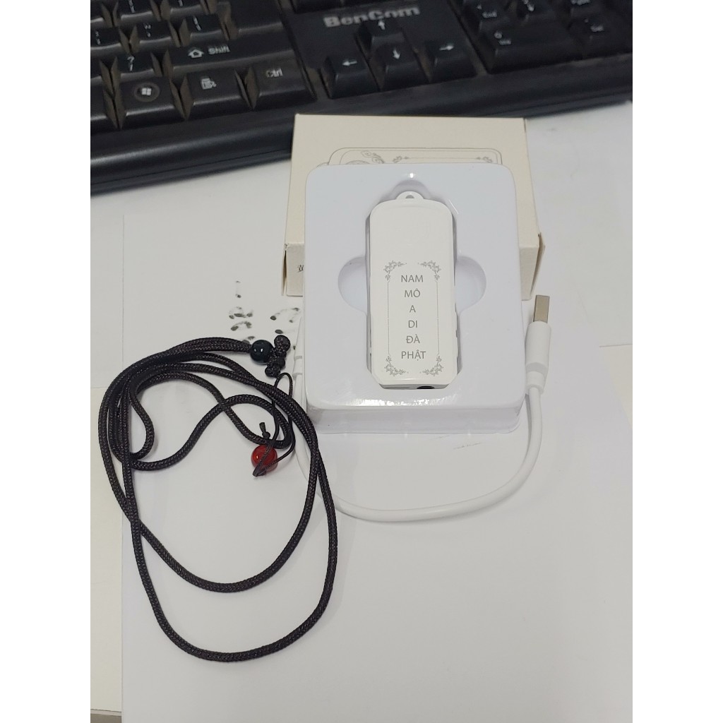 Máy niệm kinh Phật mini màu trắng có sẵn 12 bài tụng kinh