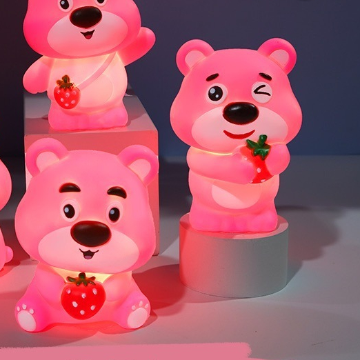 Đèn Ngủ Để Bàn Mini Pin Lotso Ôm Dâu Decor Trang Trí MEILI STORE