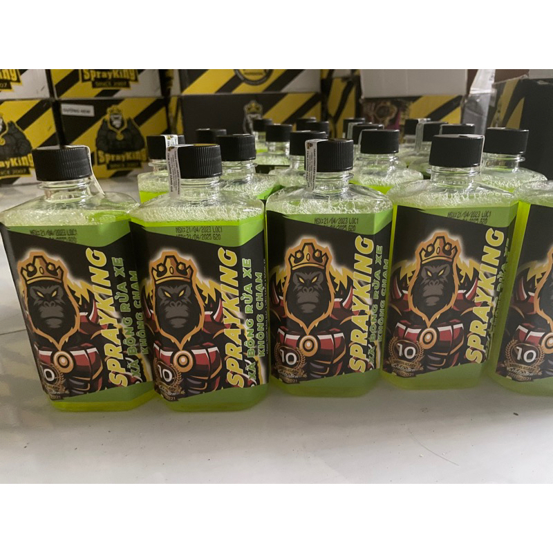 Xà bông rửa xe không chạm Sprayking Super Wash và bao tay rửa xe 2 mặt