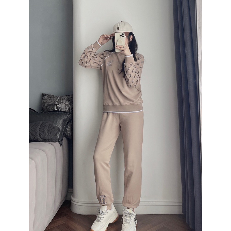 BỘ NỈ DA CÁ MÀU NÂU PHỐI CHỮ B TAY ÁO