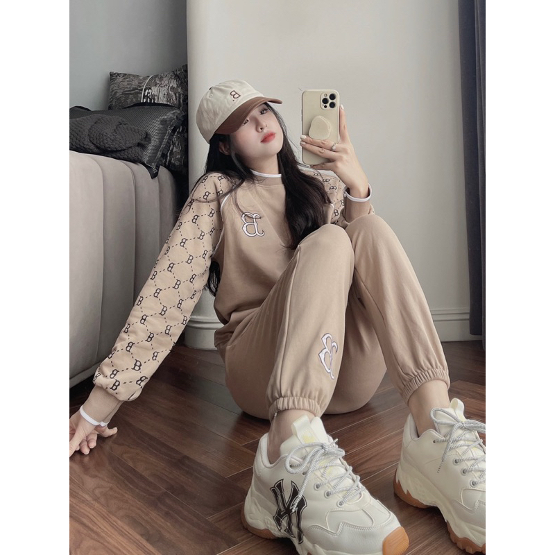 BỘ NỈ DA CÁ MÀU NÂU PHỐI CHỮ B TAY ÁO