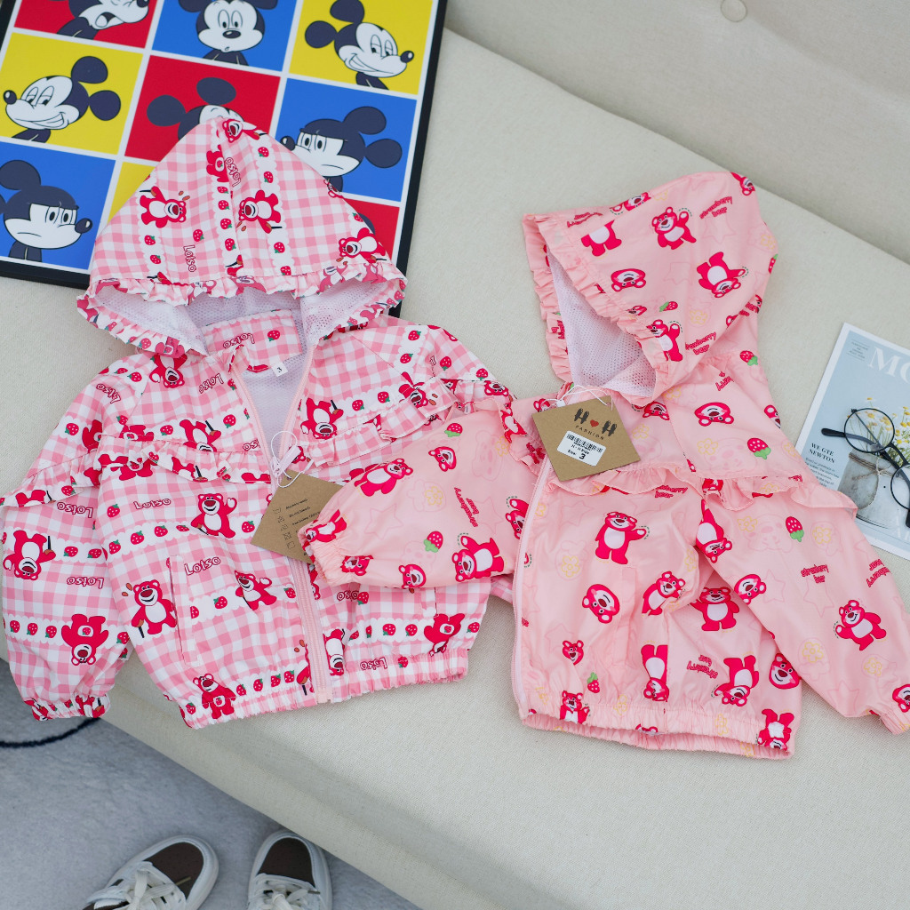 Áo khoác gió, áo gió 2 lớp in hình gấu dâu màu hồng cho bé gái từ 8 - 20kg