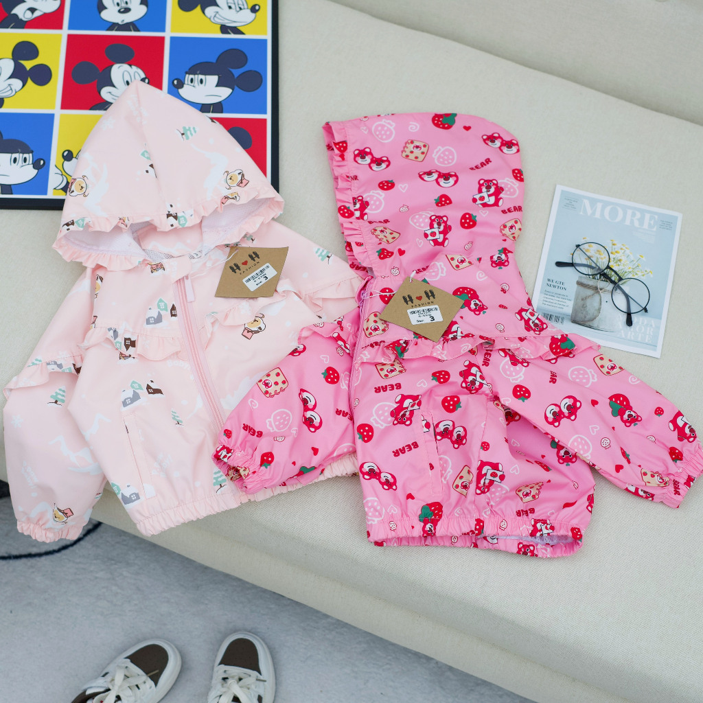 Áo khoác gió, áo gió 2 lớp in hình gấu dâu màu hồng cho bé gái từ 8 - 20kg