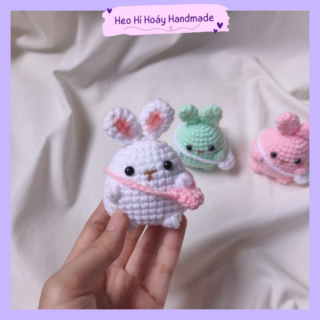 Móc khóa thỏ đeo túi đi học Heo Hí Hoáy dễ thương