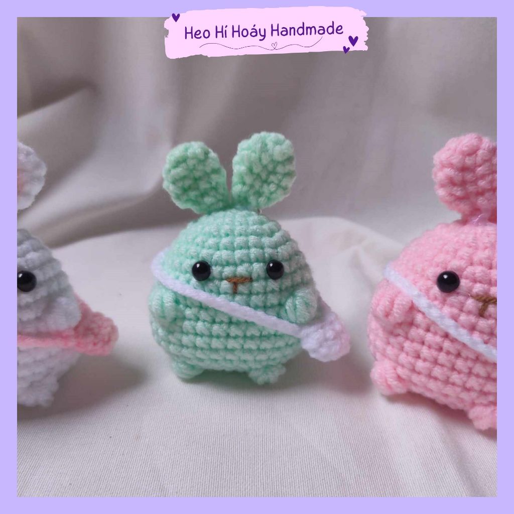 Móc khóa thỏ đeo túi đi học Heo Hí Hoáy dễ thương