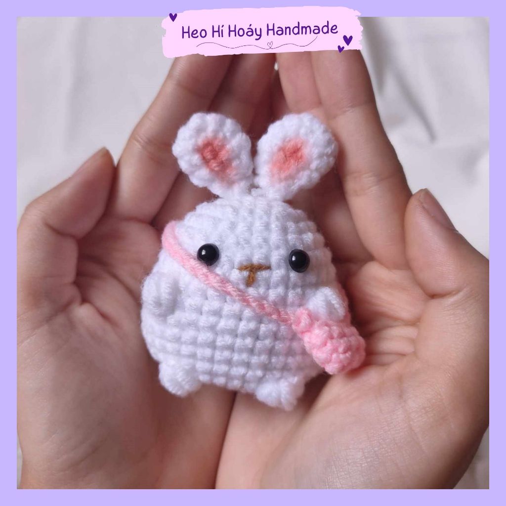 Móc khóa thỏ đeo túi đi học Heo Hí Hoáy dễ thương