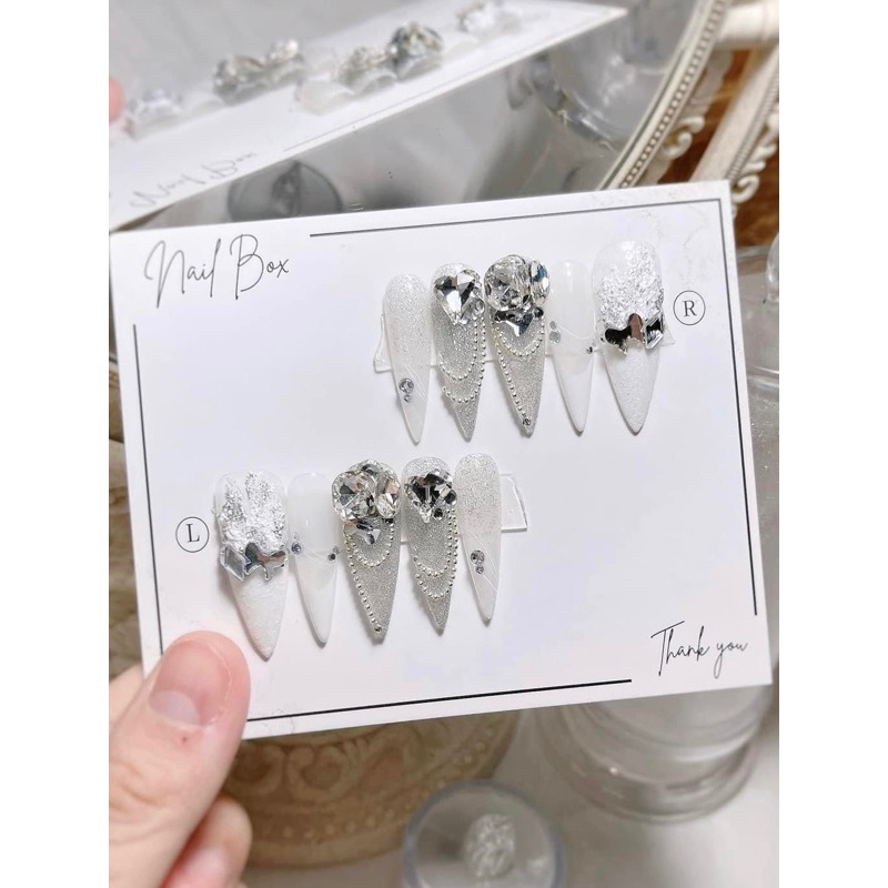 NAIL BOX TRẮNG CÔ DÂU SANG CHẢNH. NAIL THIẾT KẾ
