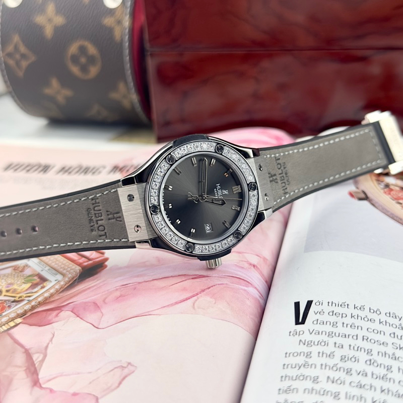 Đồng hồ nữ hub.lot