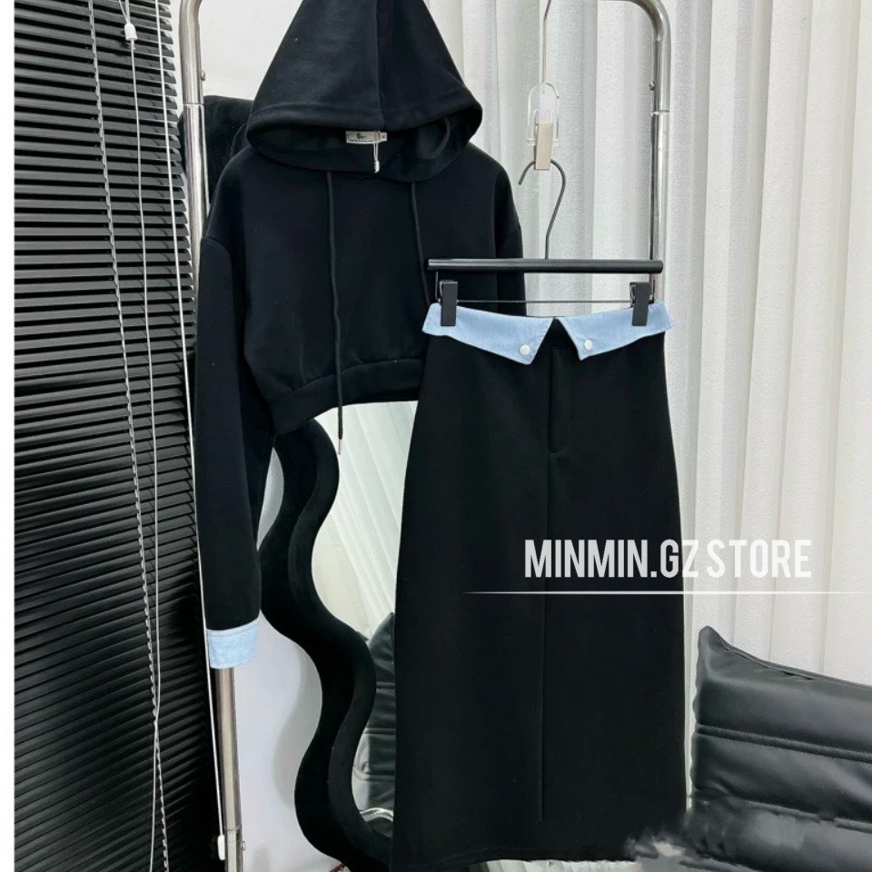 Set áo nỉ có nón mix chân váy midi dài lưng bẻ phối denim, Bộ set áo váy thun phối jean mấu mới thới trang năm nay.