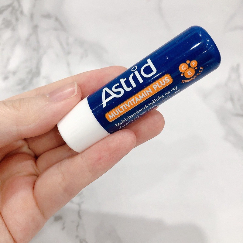 Son dưỡng môi Astrid từ mỡ huơu Trắng/ Xanh 4.7g