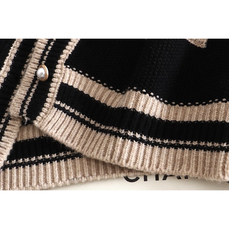 B290 Cardigan len & Chân váy của X.YING