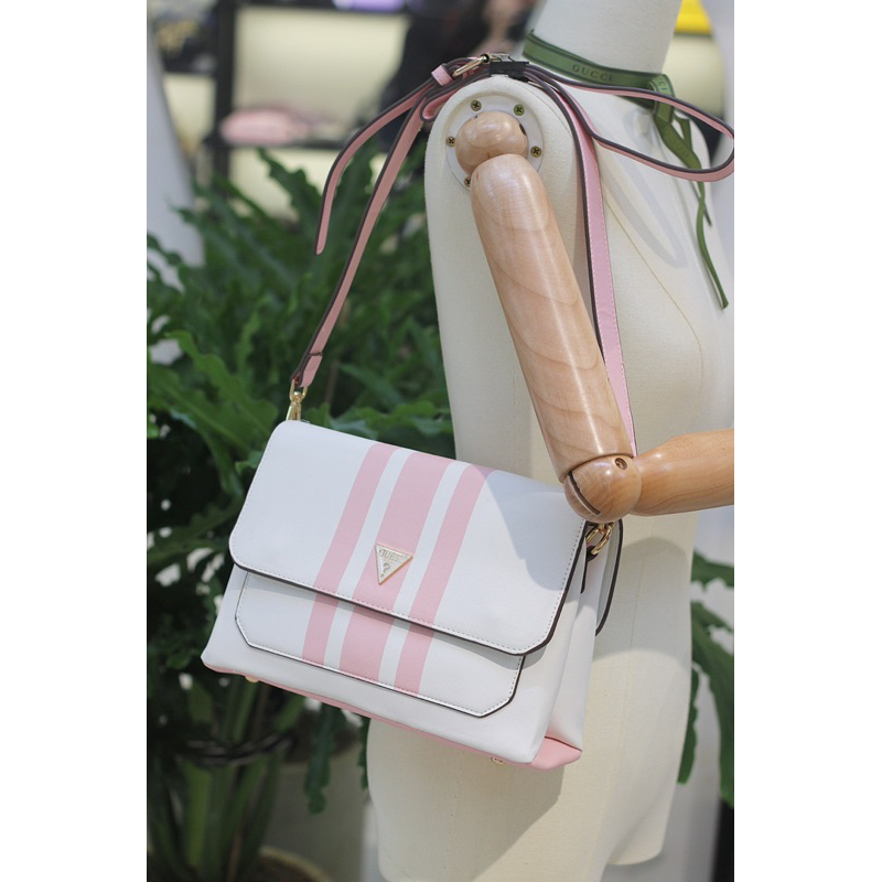 Túi guess đeo chéo nữ mẫu mới