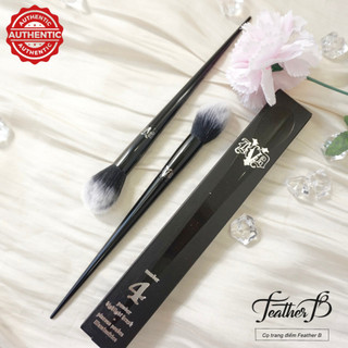 Feather B cọ má hồng dạng phấn KVD4