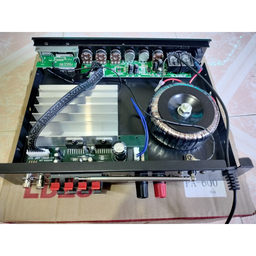 Ampli LDZS 4.1 bluetooth karaoke PA-600,4.1 cao cấp, công suất cao hàng chính hãng đầu vào 220V,  bảo hành 6 tháng.