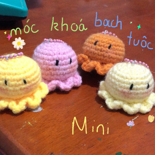Móc khoá bạch tuộc bằng len mini đáng yeu