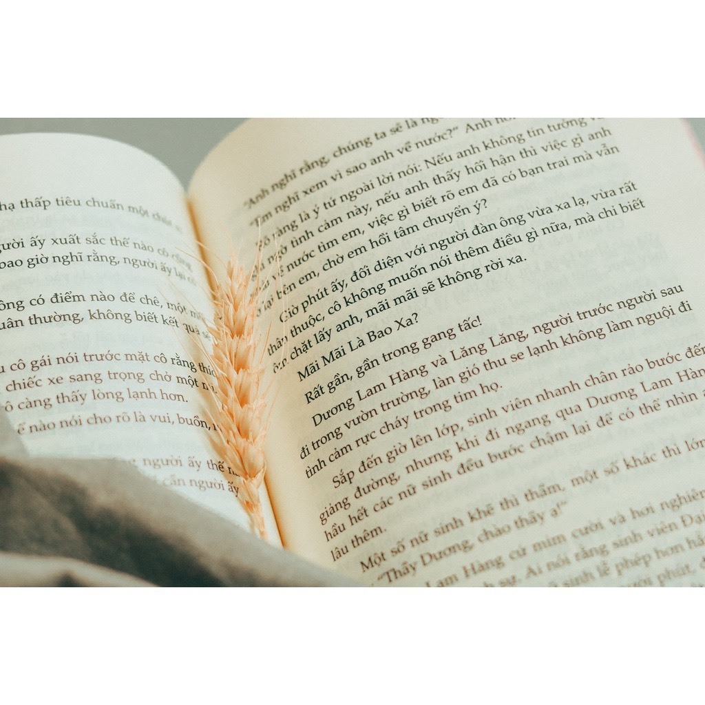 Sách - Mãi mãi là bao xa