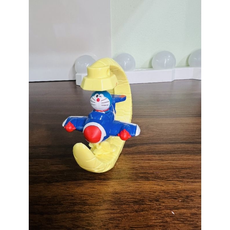 Mô hình doraemon lái tàu mặt trăng
