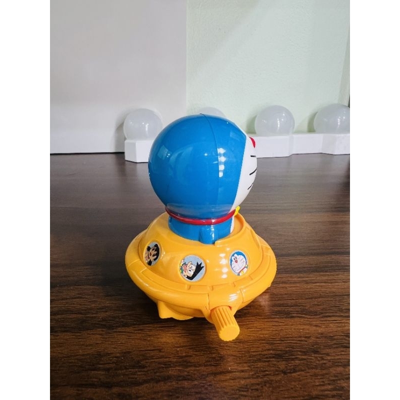 Mô hình doraemon tàu vũ trụ