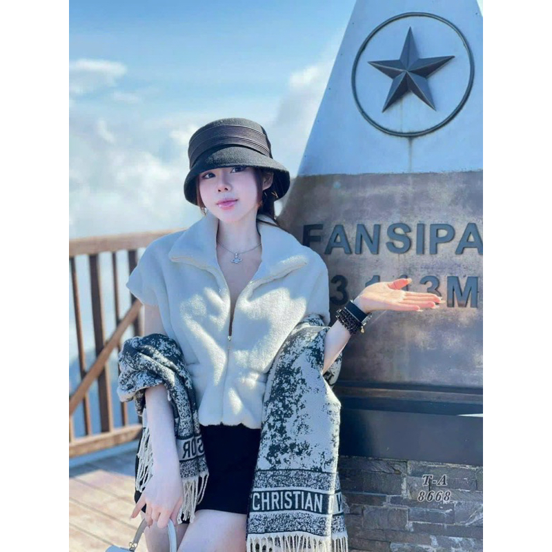 Áo ghi le long prada chuẩn mác xanh  loại 1