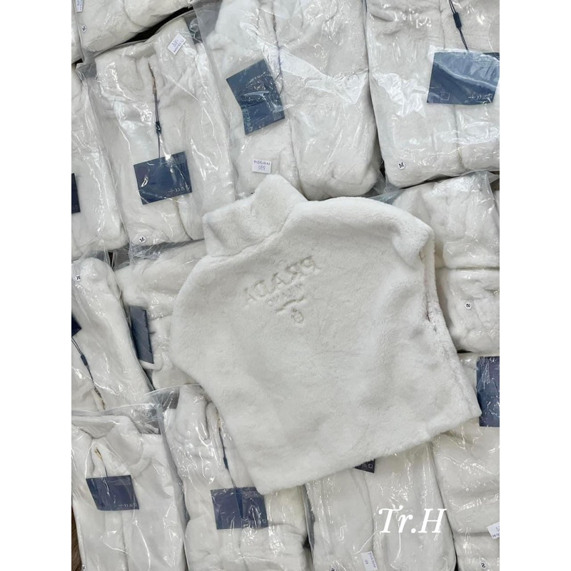 Áo ghi le long prada chuẩn mác xanh  loại 1