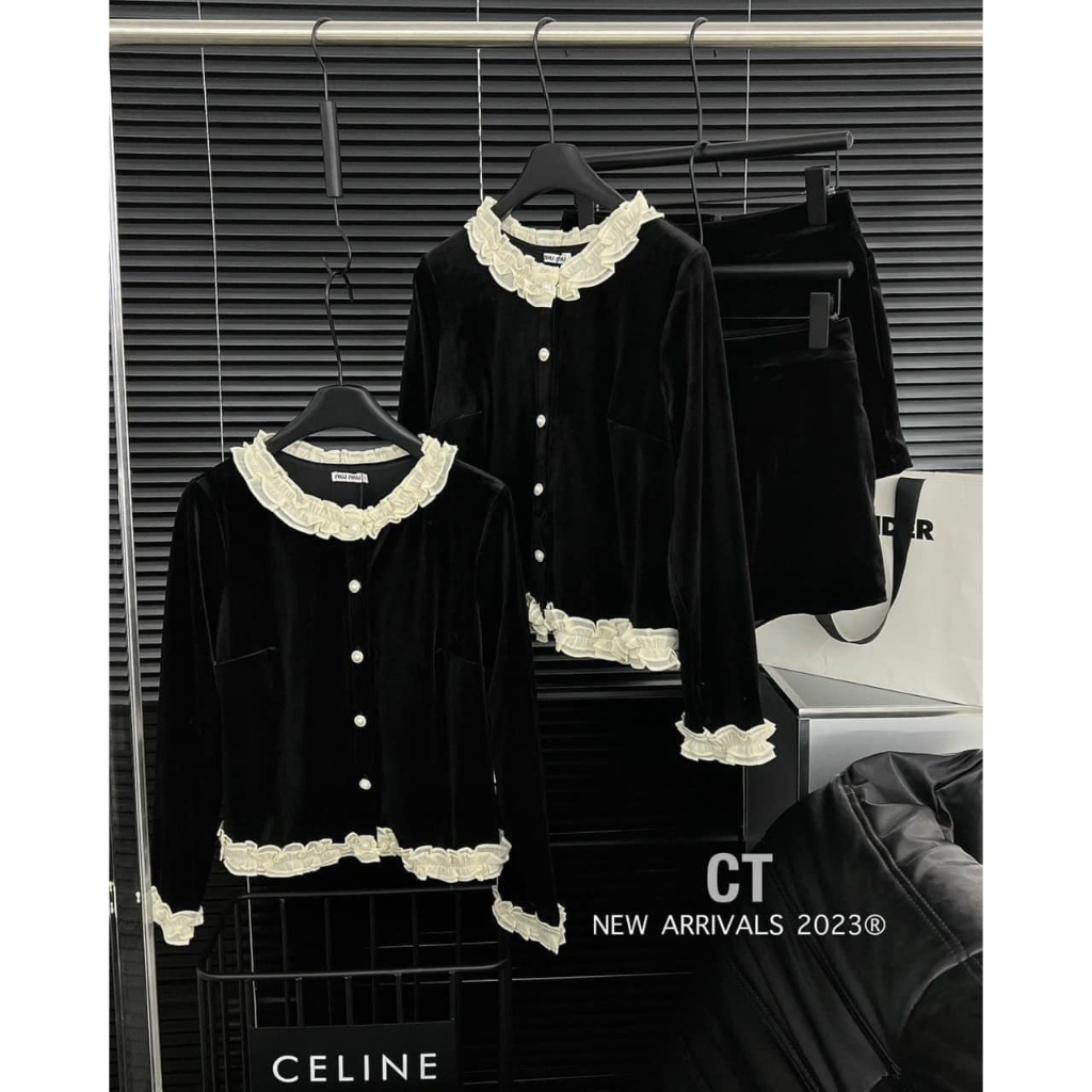 Sét nhung áo viền bèo cúc ngọc dài tay + quần sooc cạp chun