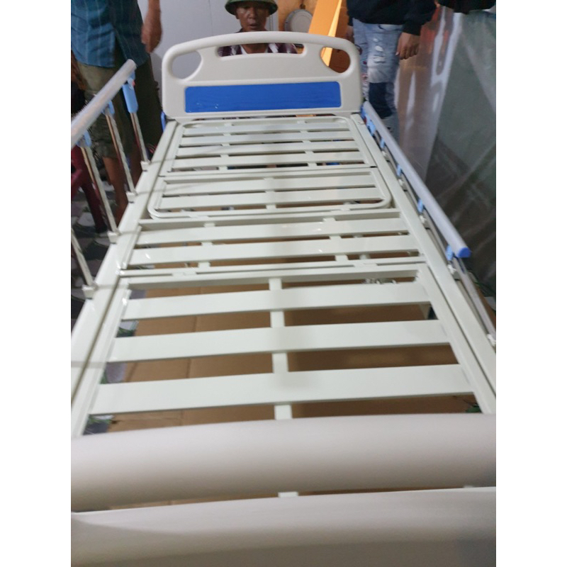 Giường bệnh y tế 1 tay quay LUCASS GB-C1  tặng kèm bàn ăn, free ship SG