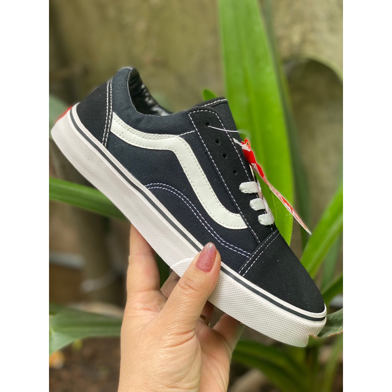 GIẦY THỂ THAO VAS HỌC SINH NAM NỮ, THIẾT KẾ ĐƠN GIẢN NĂNG ĐỘNG CÁ TÍNH CÓ SẴN.