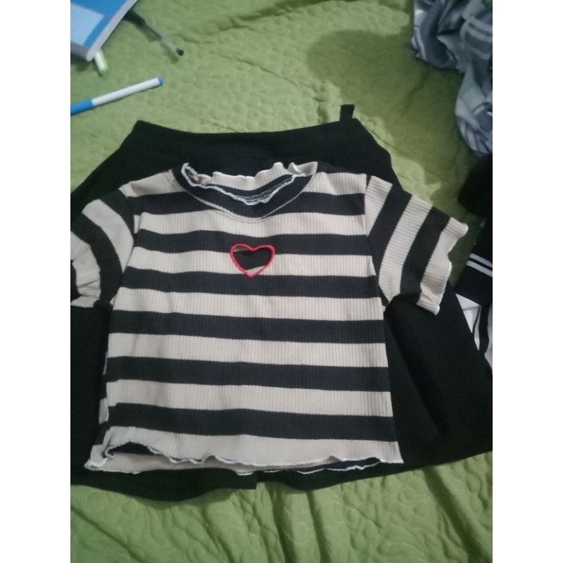 Set croptop cùng chân váy xòe