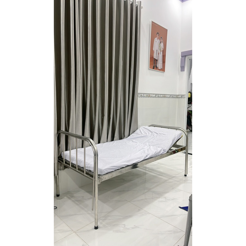 Giường bệnh nhân inox (combo giống hình) kèm cọc màn